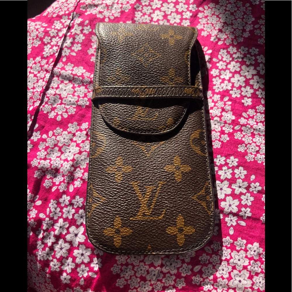 LOUIS VUITTON
Vintage Monogram Glasses Case